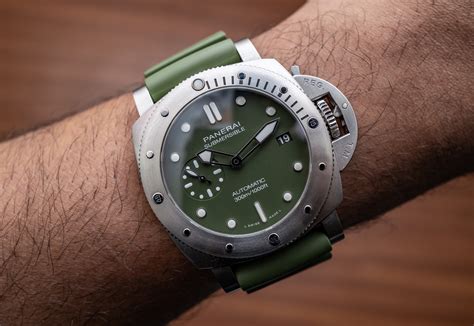 panerai verde militare|submersible verde militare 42mm.